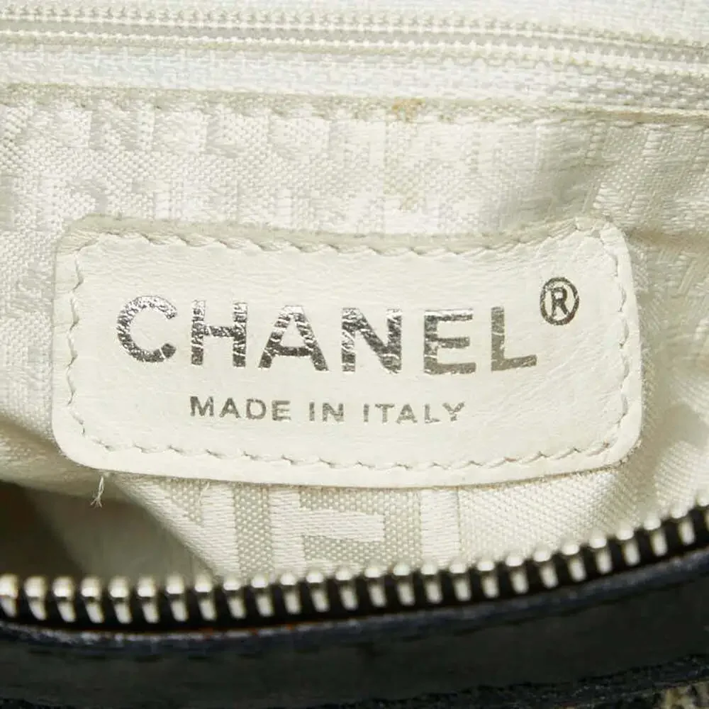 CHANEL Black Leather Love Shoulder Bag